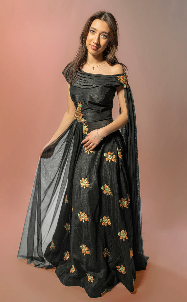 Black Swan | Marigold - An Indian Clothing Rental Company