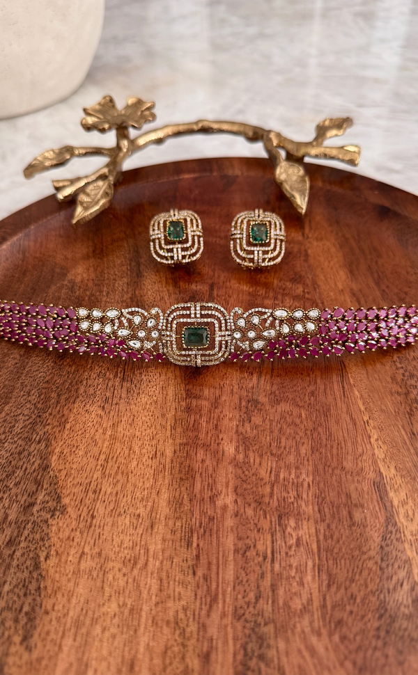 Red and Green Choker Set